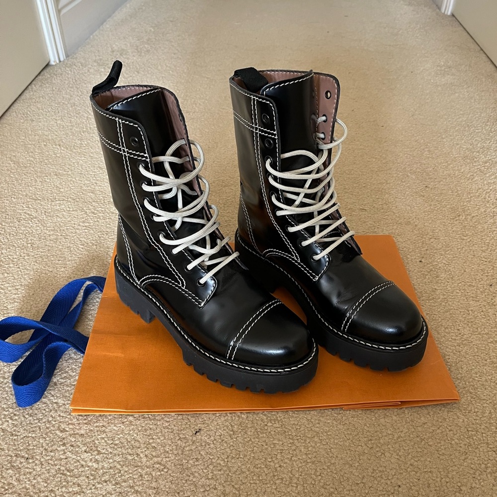 Alexa Chung Heavy Tread Flat Boot